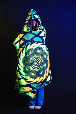 Medusa V2 Hooded Blanket