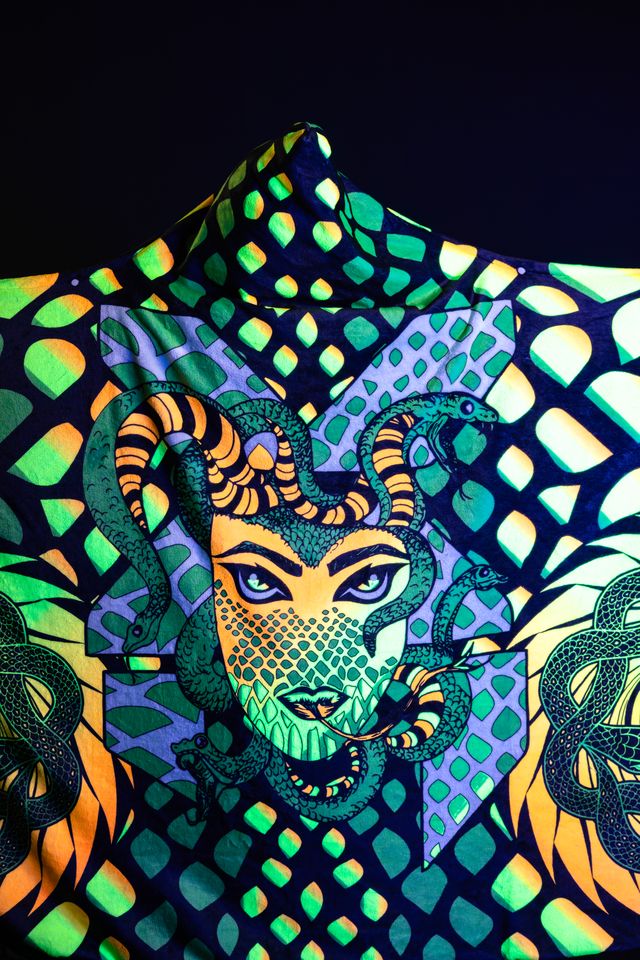 Medusa V2 Hooded Blanket